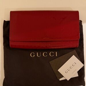 GUCCI: Red Patent Leather Women's Clutch